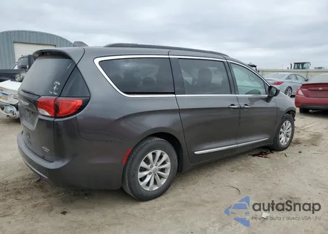 2017 Chrysler Pacifica Touring L z USA, uszkodzony, nr VIN 2C4RC1BG9HR733650